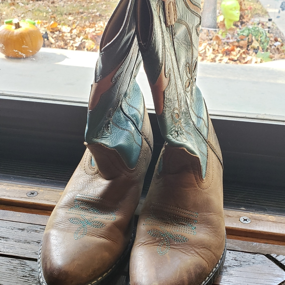 Vintage retro cowgirl boots